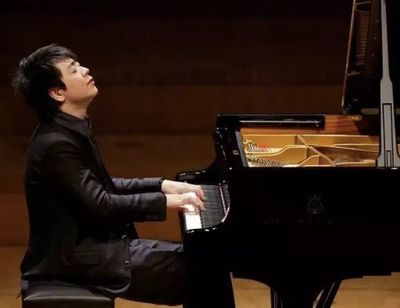 以技入道，以形傳神——從傅聰論演奏姿勢看鋼琴藝術(shù)中的肢體表達(dá)